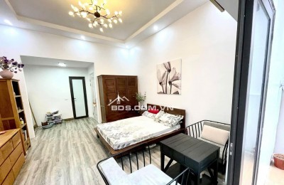 Bán gấp nhà 5 tầng ngõ 68 Nguyên Văn Linh,  Long Biên, nhỉnh 4,x tỷ (TL)